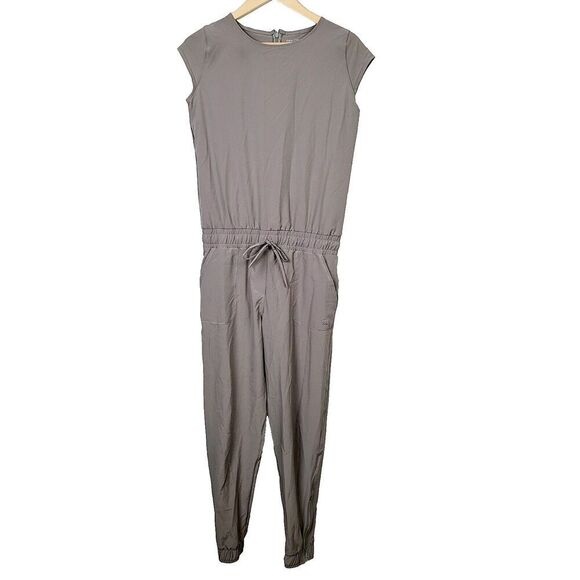 Albion Fit Jumpsuit XS Beige Stretch Cap Sleeve Cinch Waist Ankle‎ Zip One Piece - Picture 1 of 8